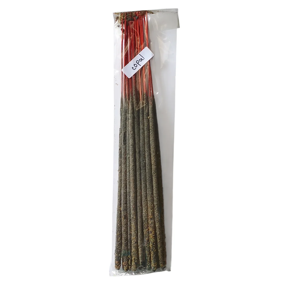 Incienso de copal natural en varillas hecho a mano en México.